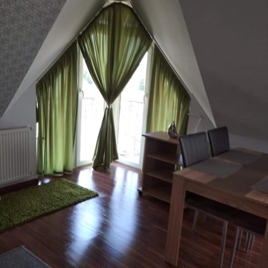 Tahiti Apartman Hajdúszoboszló Buitenkant foto