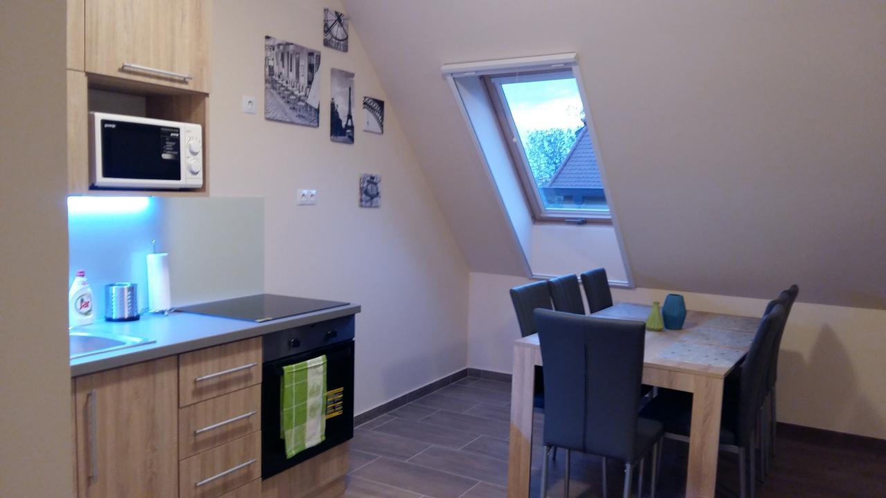 Tahiti Apartman Hajdúszoboszló Buitenkant foto