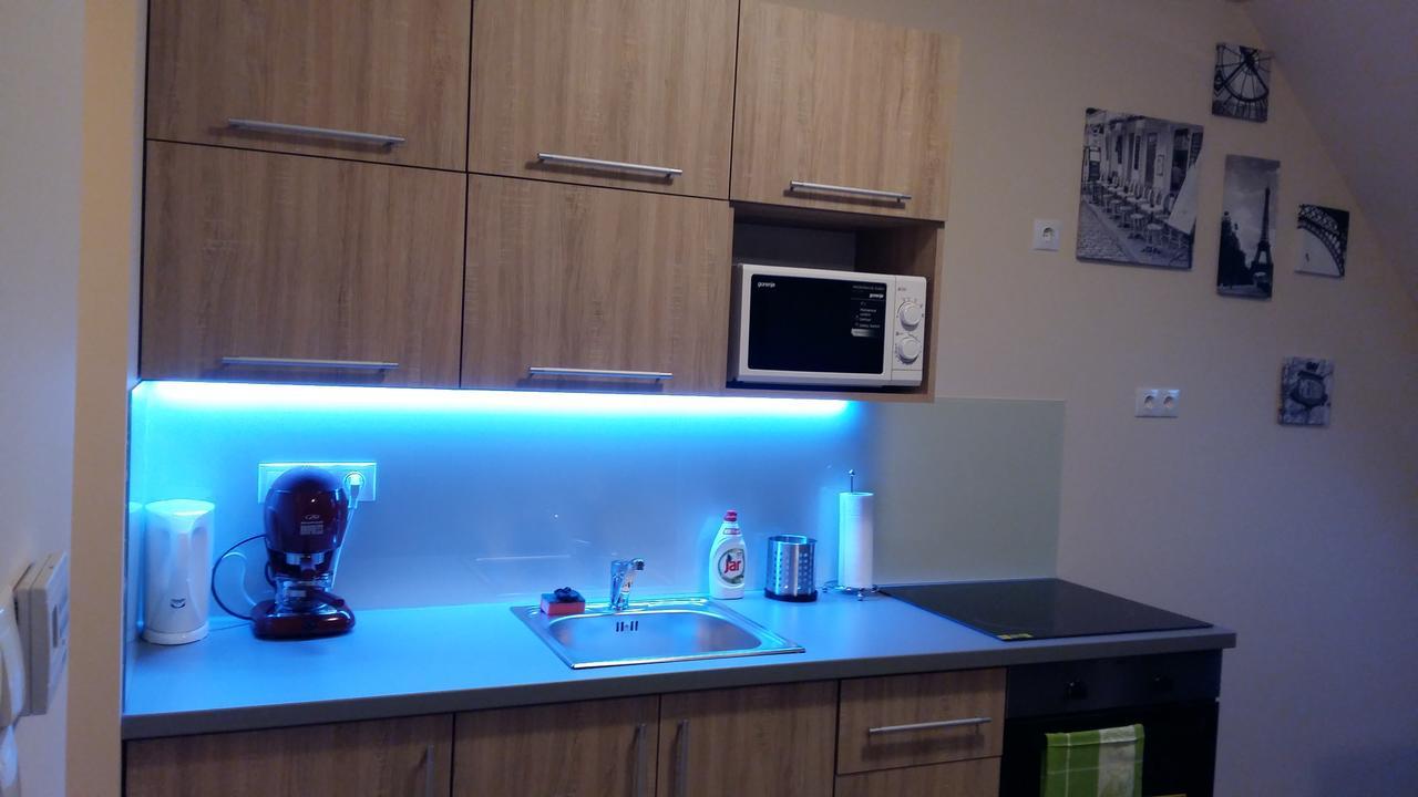 Tahiti Apartman Hajdúszoboszló Buitenkant foto