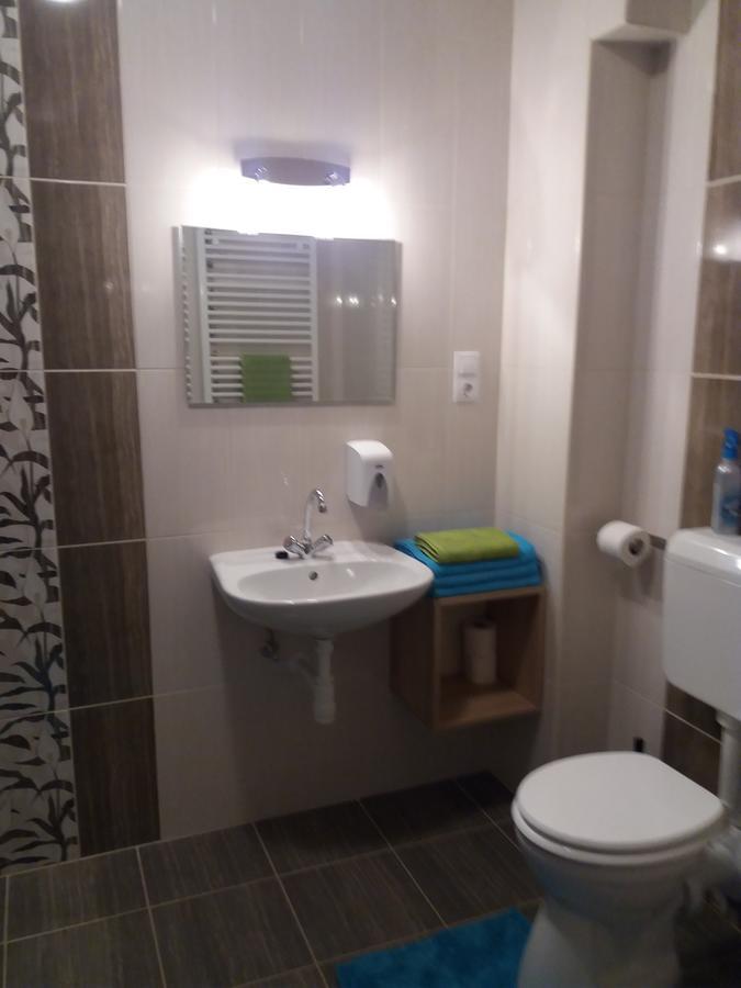 Tahiti Apartman Hajdúszoboszló Buitenkant foto