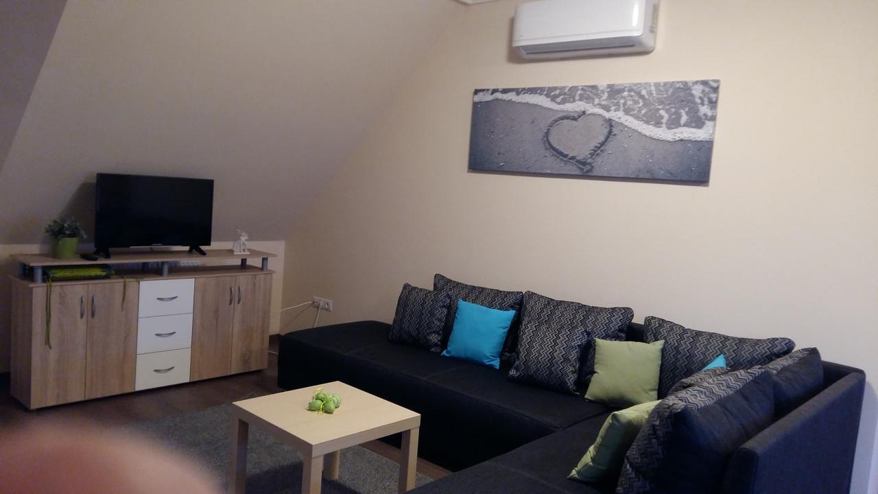 Tahiti Apartman Hajdúszoboszló Buitenkant foto